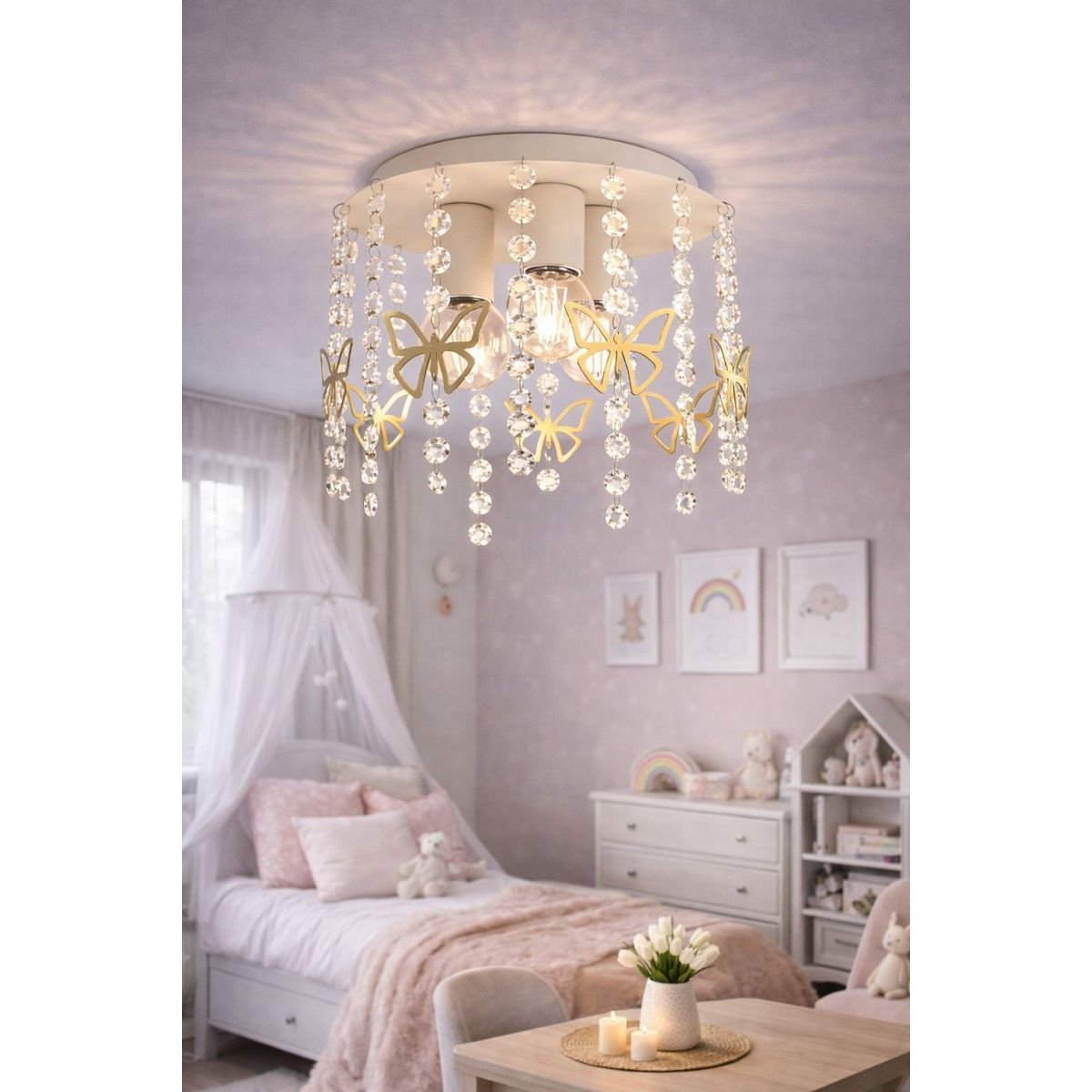 Lampa sufitowa z kryształami i złotymi serduszkami lub motylkami